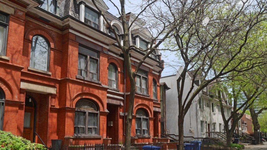 victorian_houses_in_toronto_shutterstock