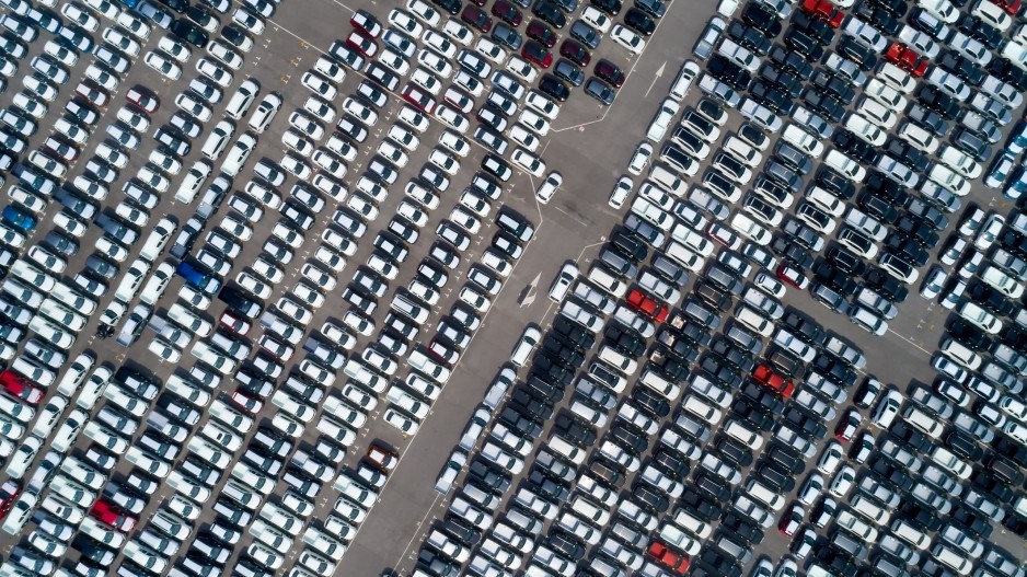 autosales-cars-kittikornnimitparamomentgettyimages