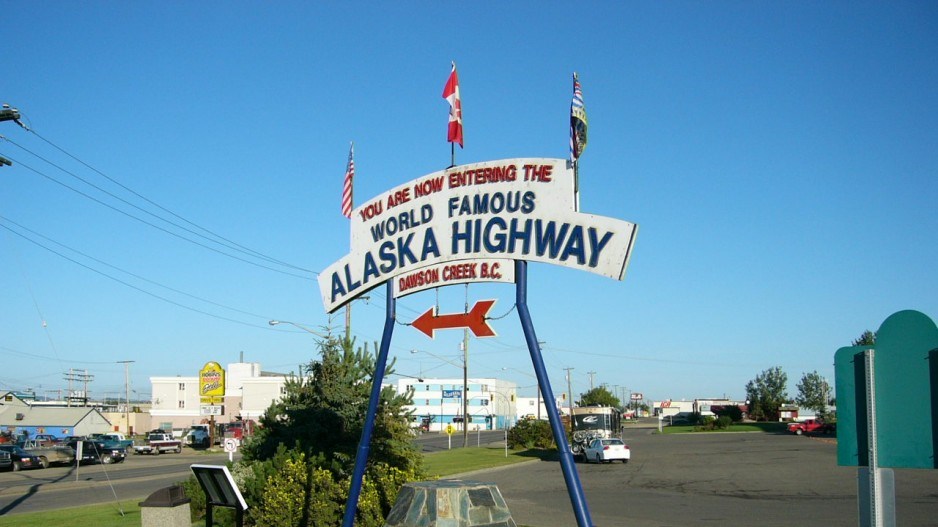 dawsoncreekalaskahighwaystartcreditjadecolourwikimediacommons