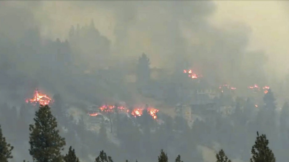 kelowna-homes-burn-aug18creditcastanet