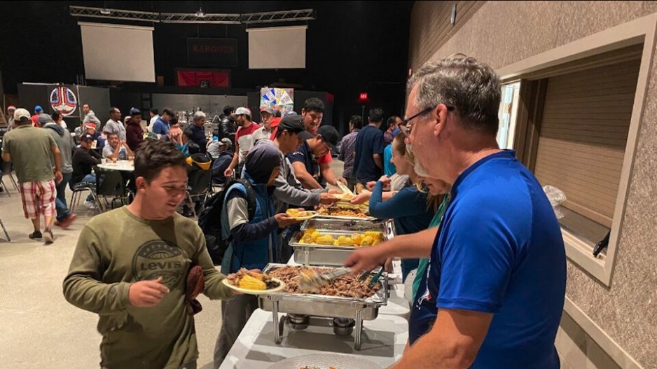 migrant-workers-get-mealcreditwaynemoorecastanet