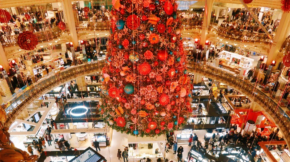 christmasshoppingretailcreditbing-hao-unsplash