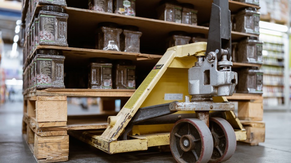 pallet-jack-credit-lawhoming-moment-gettyimages