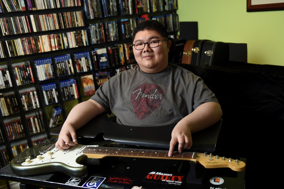 Richard Quan started out playing Guitar Hero but years of practice later, and with the help of an adapted table, he's performed with Colin James and The Odds.