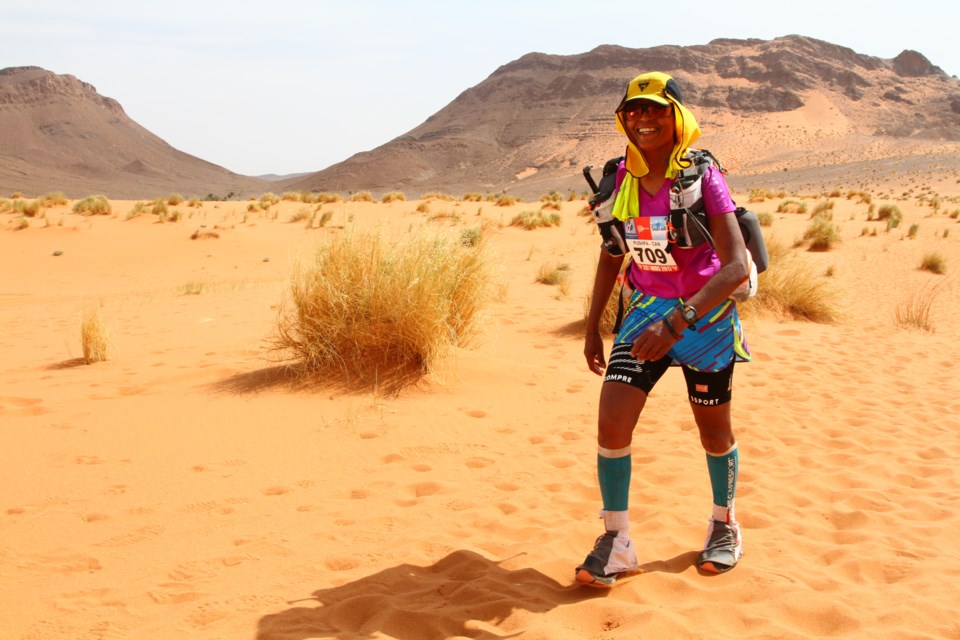 Pushpa Chandra on the fourth stage of the 2017 Marathon Des Sables. Photo Cimbaly / MDS