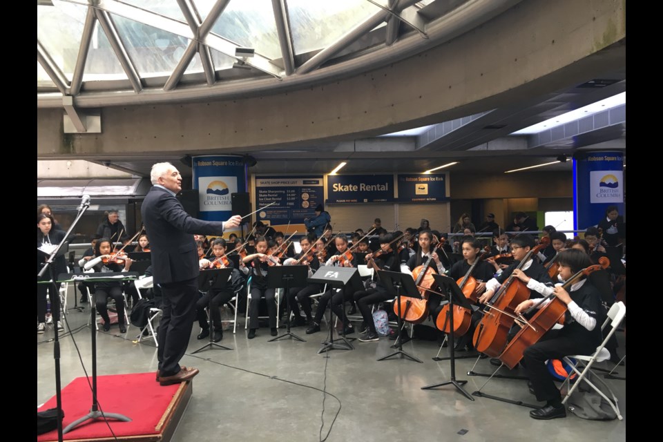 Maestro Bramwell Tovey of the Vancouver Symphony Orchestra conducted a performance of Music Monday’s new anthem “Sing It Together.” Photo Arvin Joaquin