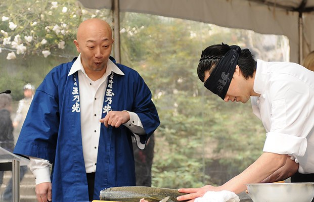 Vancouver launched the Cherry Blossom Festival at the Burrard Skytrain Plaza Friday afternoon. There were blindfolded sushi demonstrations from Masahiro Omori of Shuraku Sake Bar & Bistro, tiko drummng from Shinobu Homma and watercolour painter Alfonso Tejada creating works of art.