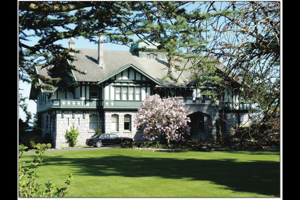Riffington at 3175 Beach Dr. (previously named Shore Road) is one of the most prominent homes in the Uplands. It was built in 1913 for Andrew Wright, one of the principal investors in the Uplands development.