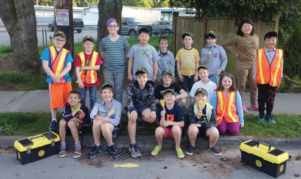 The 3rd Boundary Bay Cubs recently painted yellow fish near storm drains in the South Park Elementary area of Tsawwassen. Cubs painted 36 drains and delivered reminder flyers to nearby homes to raise awareness of the impact pollution has on nature and the role we play in prevention. The kits were provided by the Corporation of Delta.