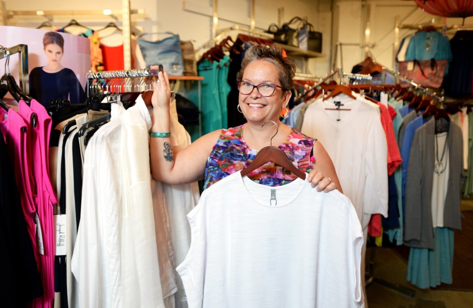 æstetisk Fem Fra Plus size fashion is off to the races - Vancouver Is Awesome