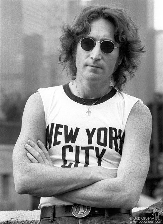 John Lennon on rooftop in New York City. August 29, 1974. © Bob Gruen / www.bobgruen.com