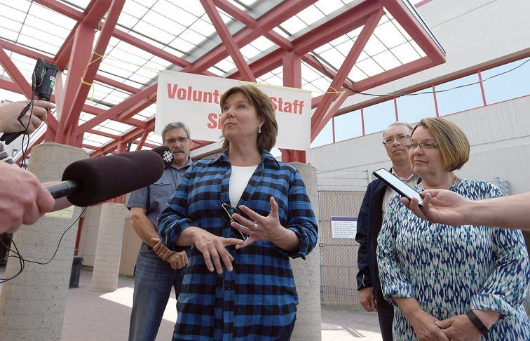 Christy-Clark.-evacuees.-20.jpg