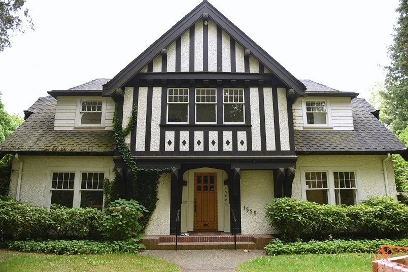 The owners of this 1922 Tudor-style home, which heritage activists consider valuable because of its history as model electric home and the fact that top architects of the 1920s and 1930s designed it, have decided to knock it down. Photo Dan Toulgoet