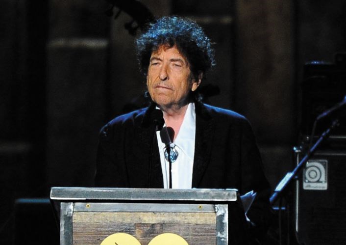 bob-dylan-review.25_7242017.jpg