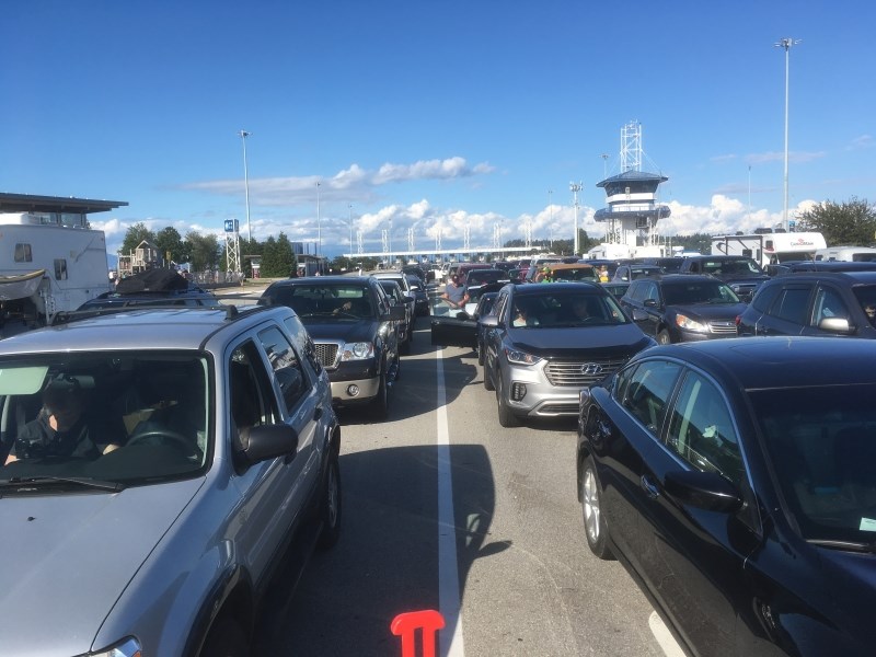 Photo - ferry lineup