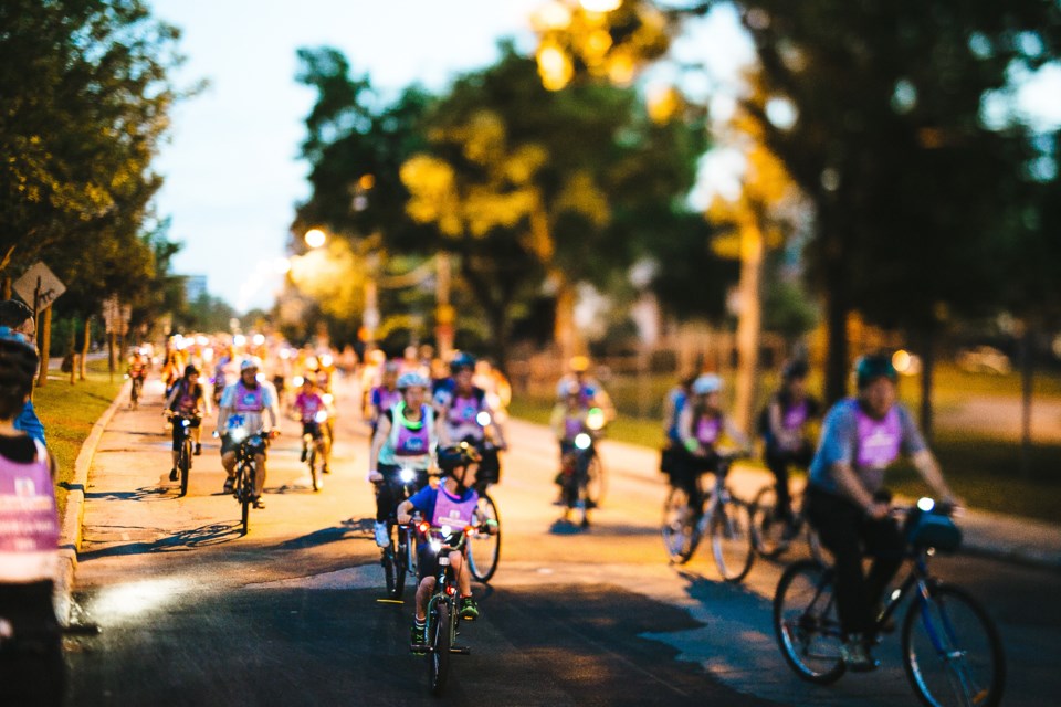 Hub bike sale the night