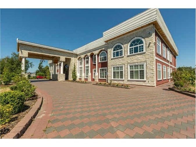 illegal house