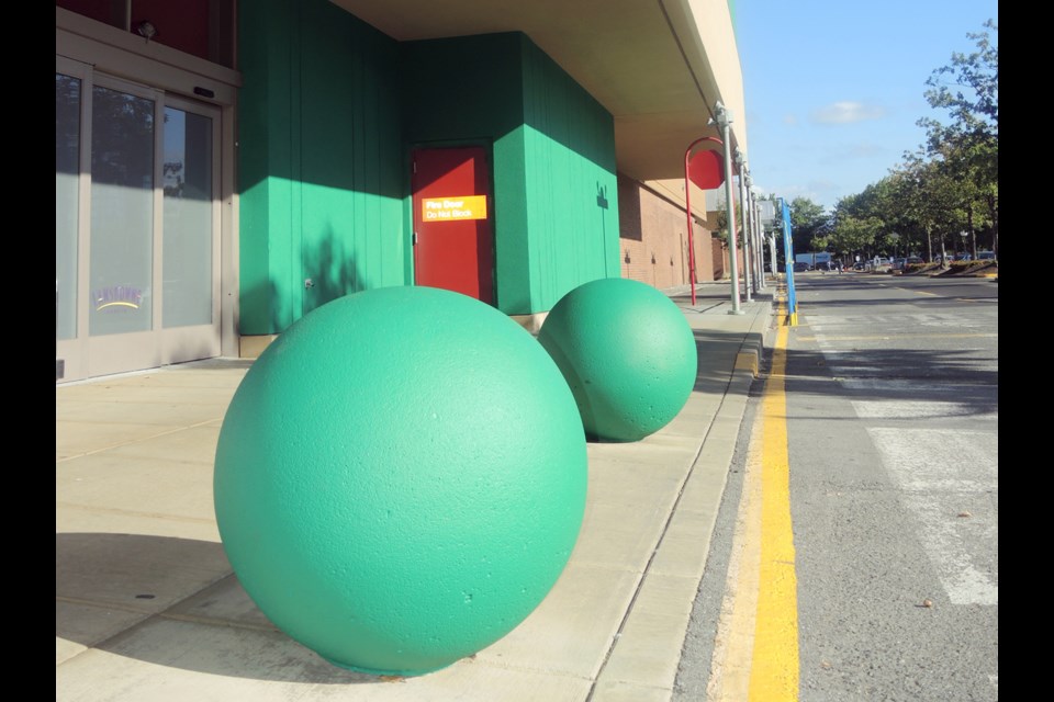 Lansdowne Centre is turning green to welcome its latest anchor tenant, T & T Supermarket. Photo by Alan Campbell/Richmond News