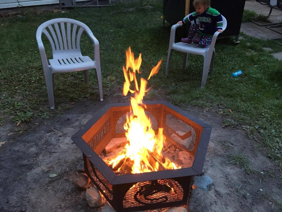 Canucks fire pit - whole thing