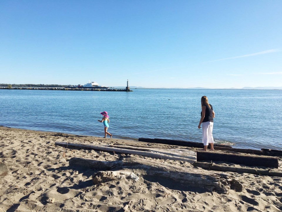 All About Steveston: Summer not dead in village_0