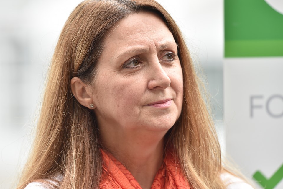 Estrellita Gonzalez (Green Party).