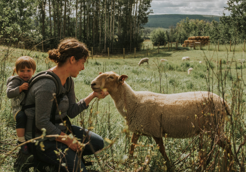 A full-time Mother to her 18 month old daughter Ellie, also co-owner/operator of Riverside Farms.