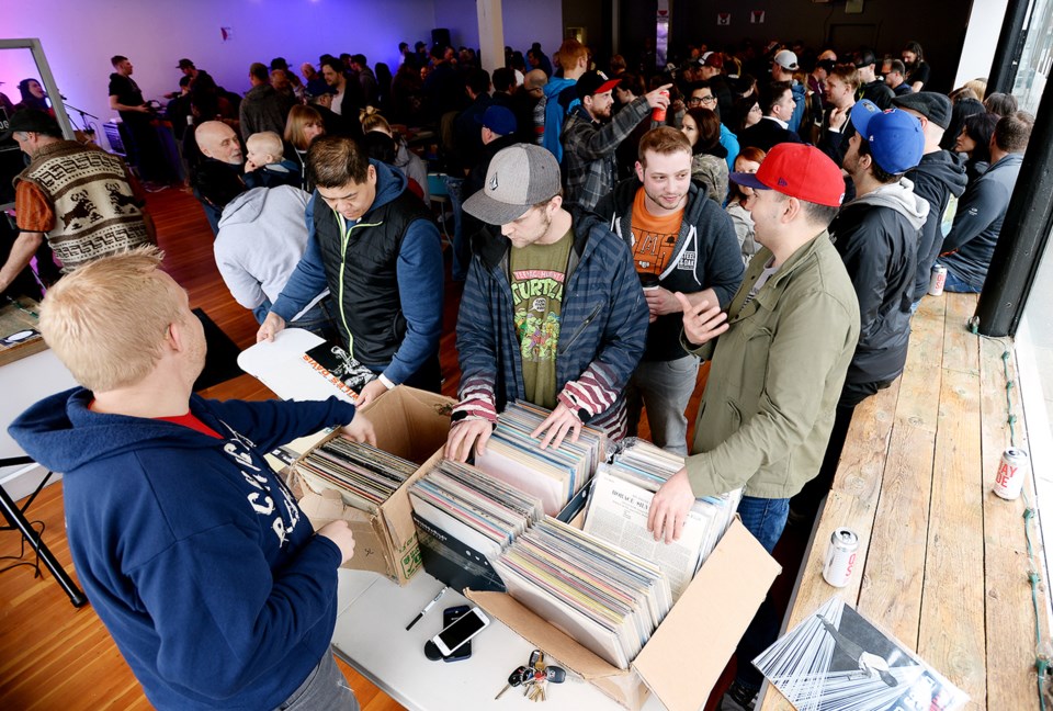 Analog, pop-up vinyl shop