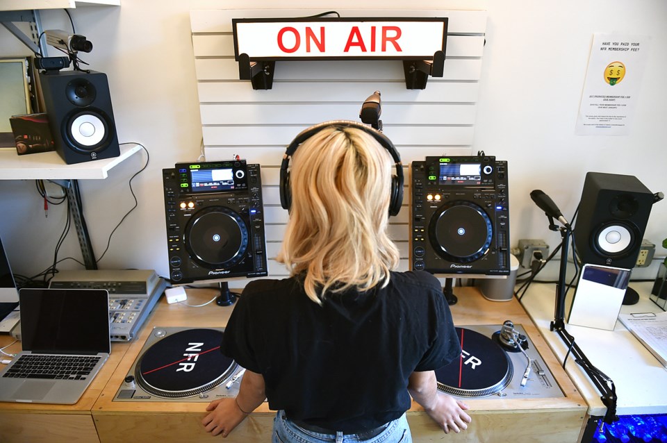 no fun radio 1109