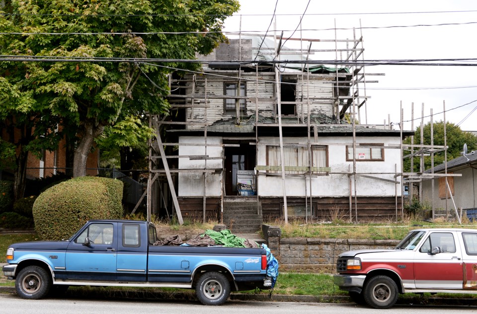 Derelict hosue 509 11th Street