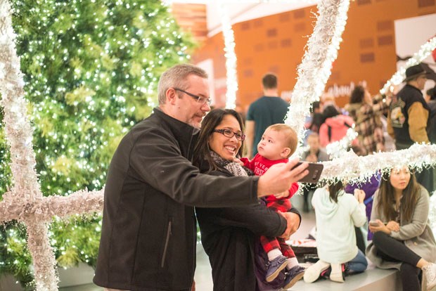Tsawwassen Mills kicked off the holiday season with its first Glitter & Glam tree lighting event Wednesday. The mall invited families to celebrate the lighting up of its holiday décor with a variety of fun activities and treats.
