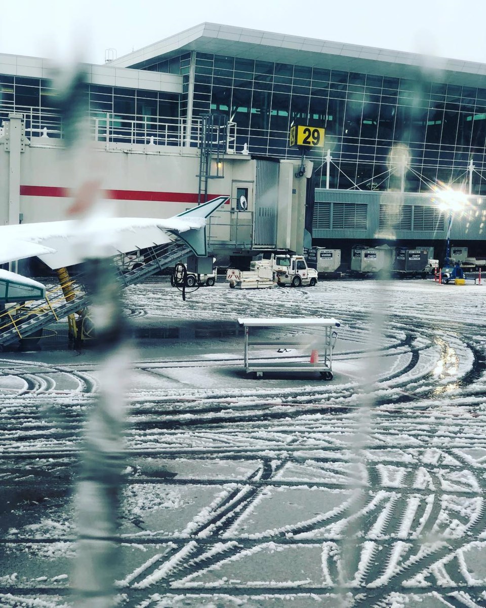 Snowfall in Richmond at YVR