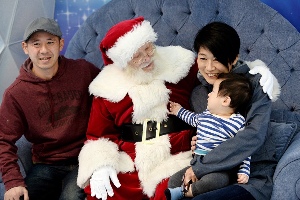 Santa, metropolis at metrotown