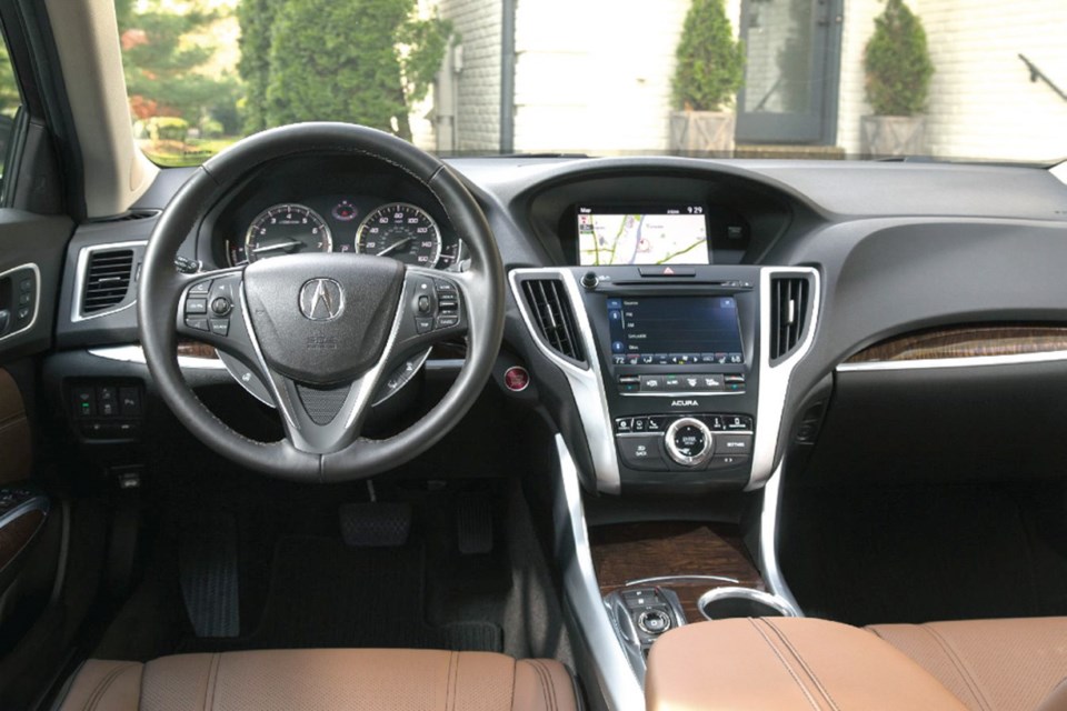 The TLX gets a new standard infotainment system with an 18-centimetre touchscreen.