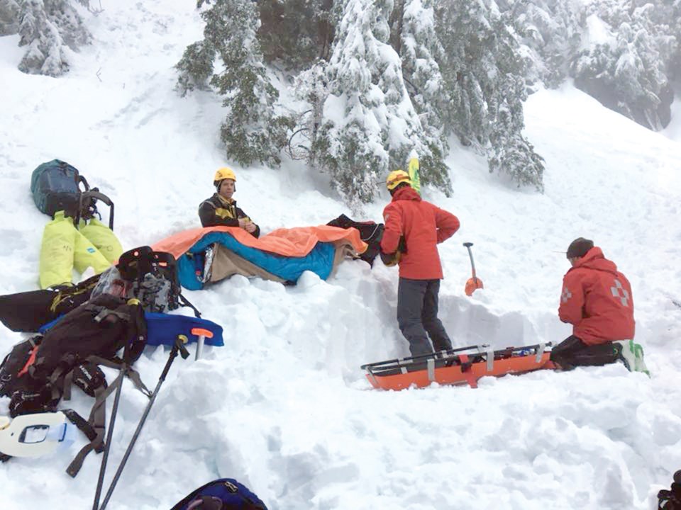 Skier rescued after North Vancouver backcountry avalanche_4