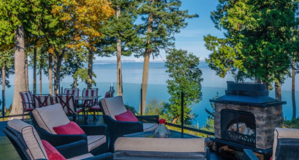 Qualicum Beach bitcoin house terrace