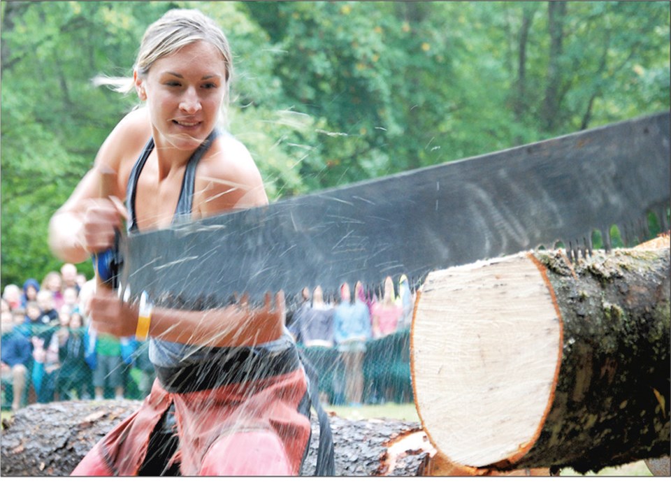 Double-buck saw competition