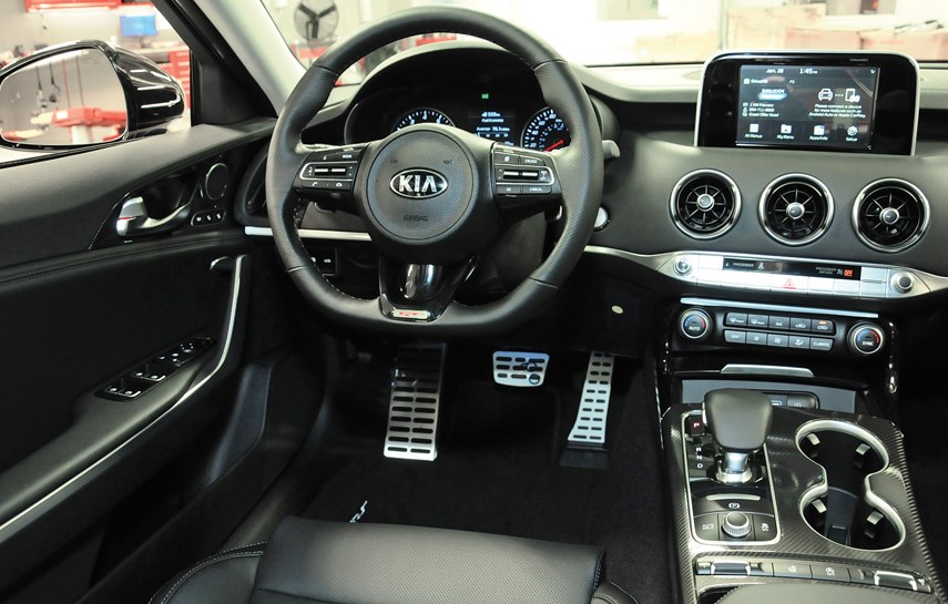 2018 Kia Stinger05.JPG