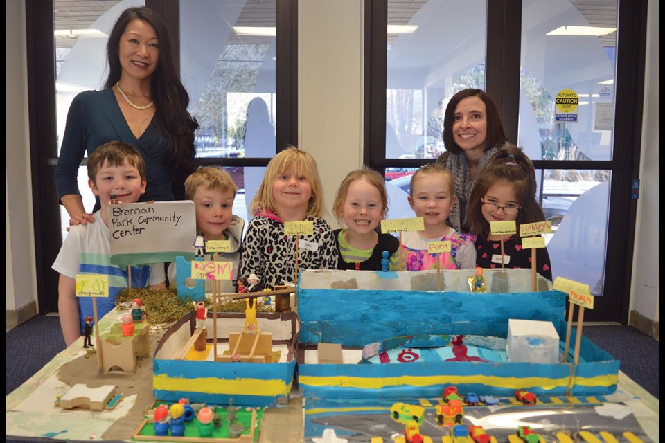 Teachers Jovanka Wong (left) and Cara Bowley (right) and students from the Brackendale Elementary School kindergarten class.
