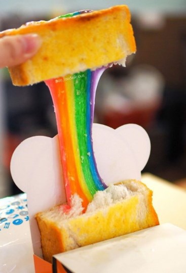 Inside China: Rainbow grilled cheese toast is the latest food craze_1