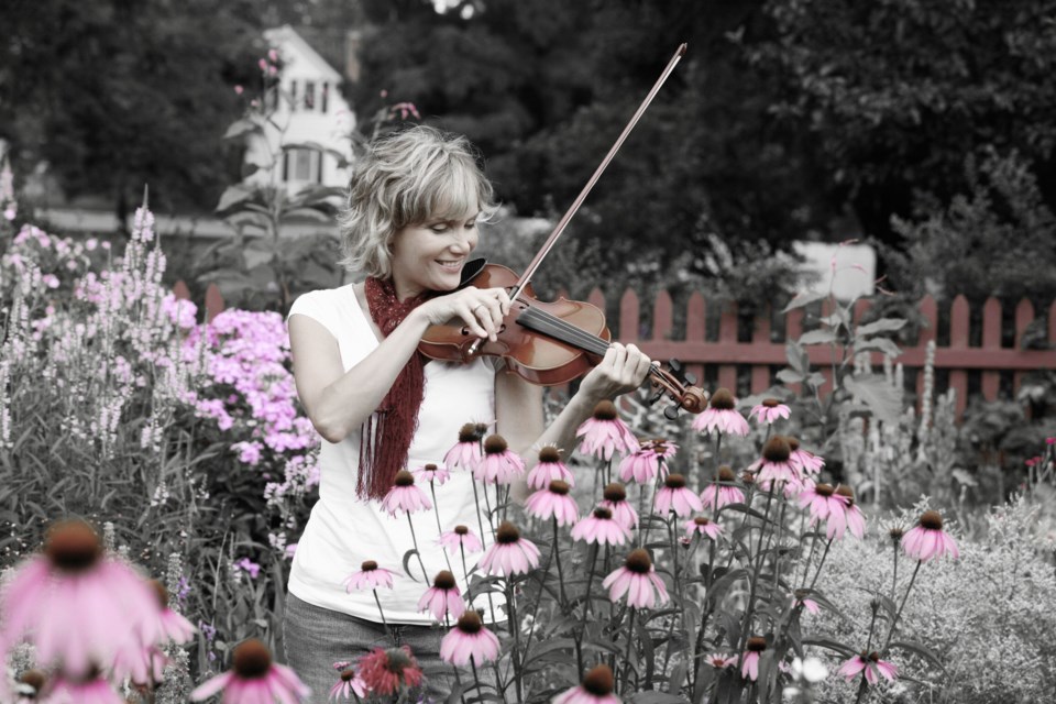 Fiddler-Kelli-Trottier-back.jpg