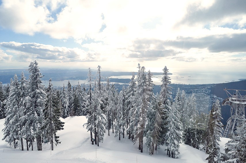 At The Observatory on Grouse Mountain there is virtually no spot in the room that does not afford at least some glimpse of the view.