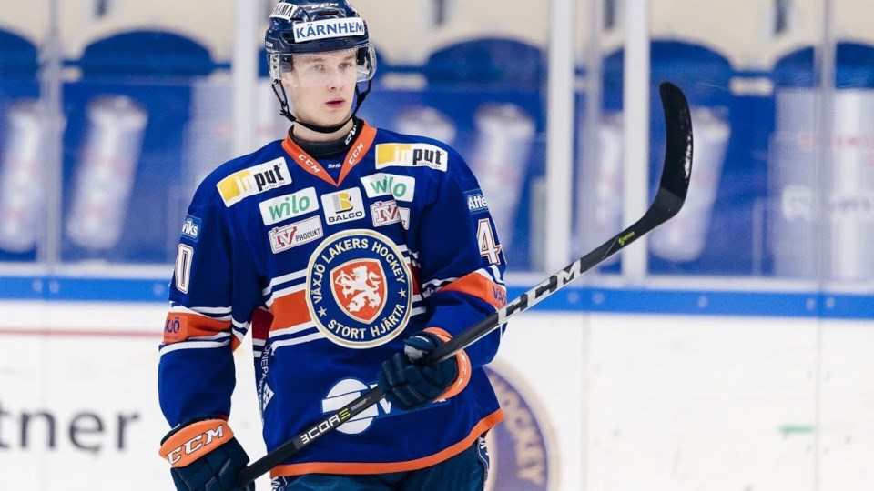 Elias Pettersson of the Vaxjo Lakers