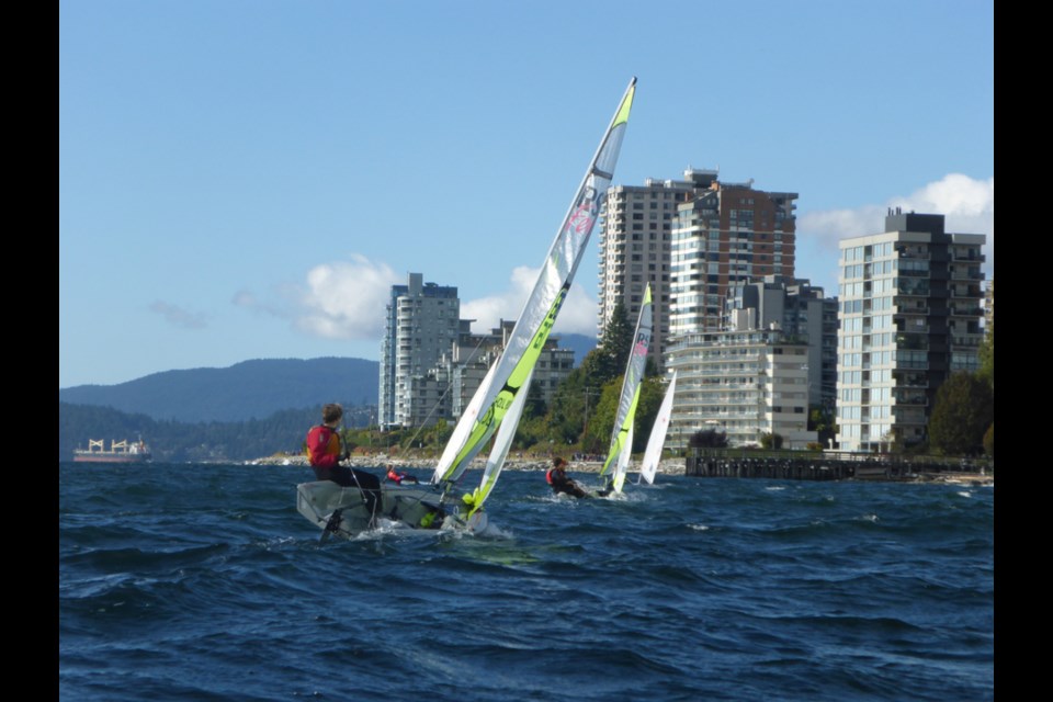 photo Hollyburn Sailing Club