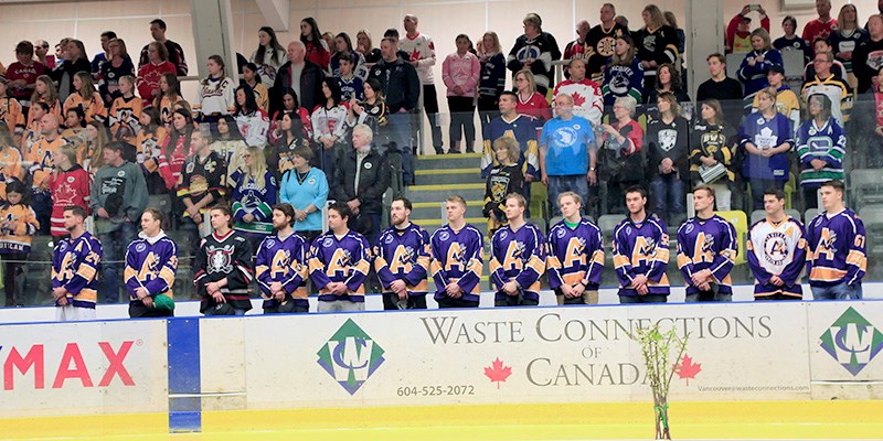 #HumboldtStrong: Tri-Cities gather to mourn Humboldt Broncos deaths, support community_4