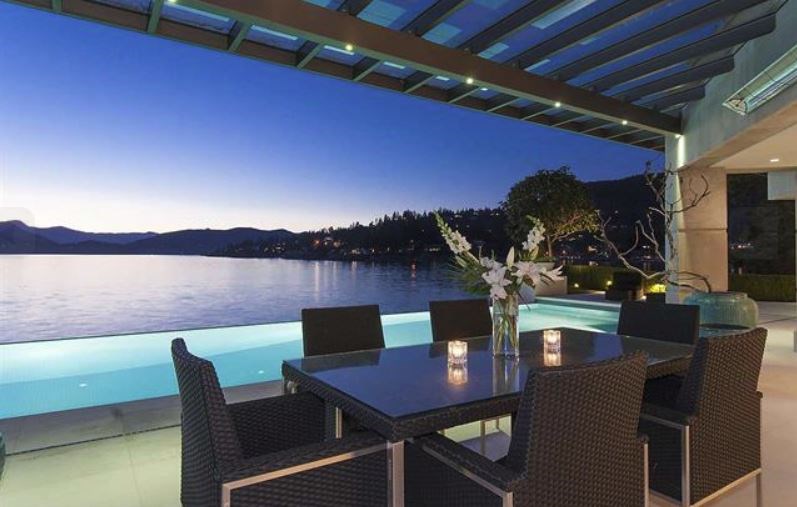 West Vancouver Seaside Place outdoor living