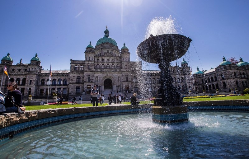 Photo - legislature fountain