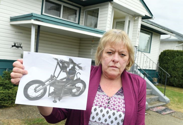 Stolen-Dog-on-a-Hog-statue..jpg