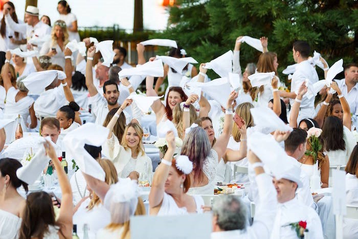 Diner en Blanc