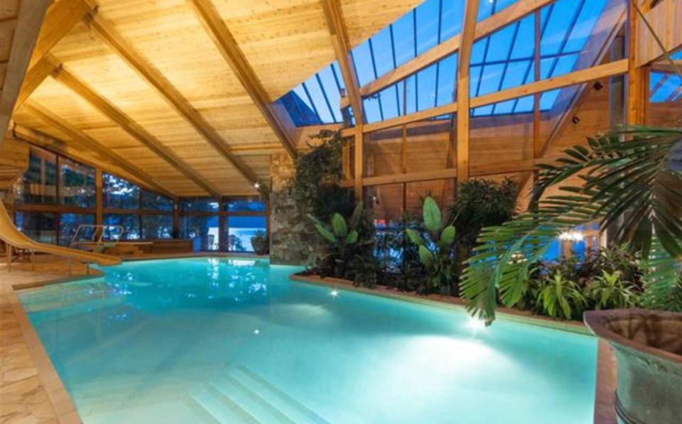 Bowen Island estate pool