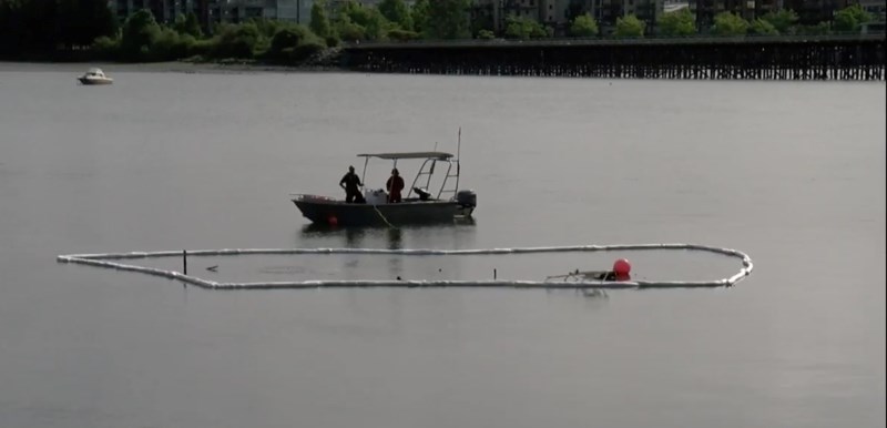 Photo - Gorge boat fire